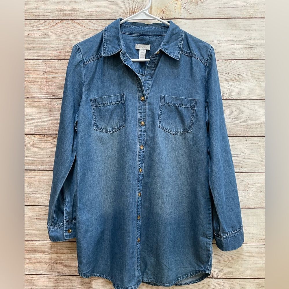 CHICOS CHAMBRAY TUNIC IN BLUE